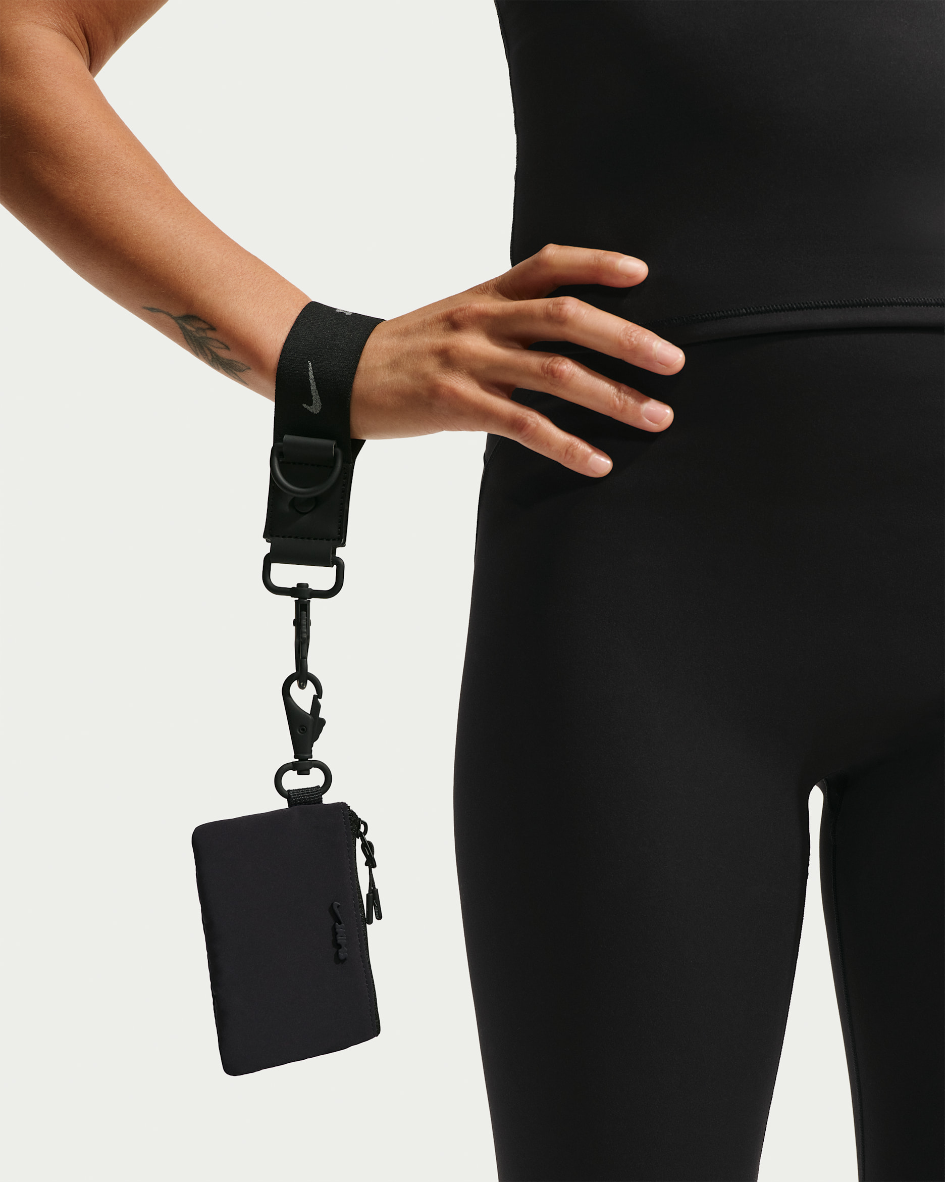 NikeSKIMS Klipsli Çanta. Nike TR